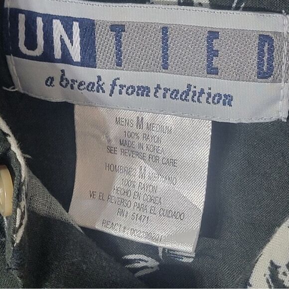 Vintage - UnTied A Break from Tradition Hawaiian M collared button down shirt - Picture 2 of 11